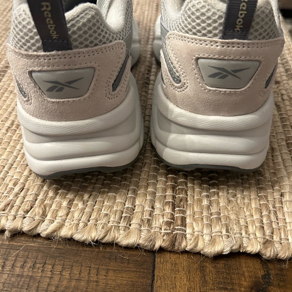 Reebok Royal Charge sneaker - Picture 7 of 9